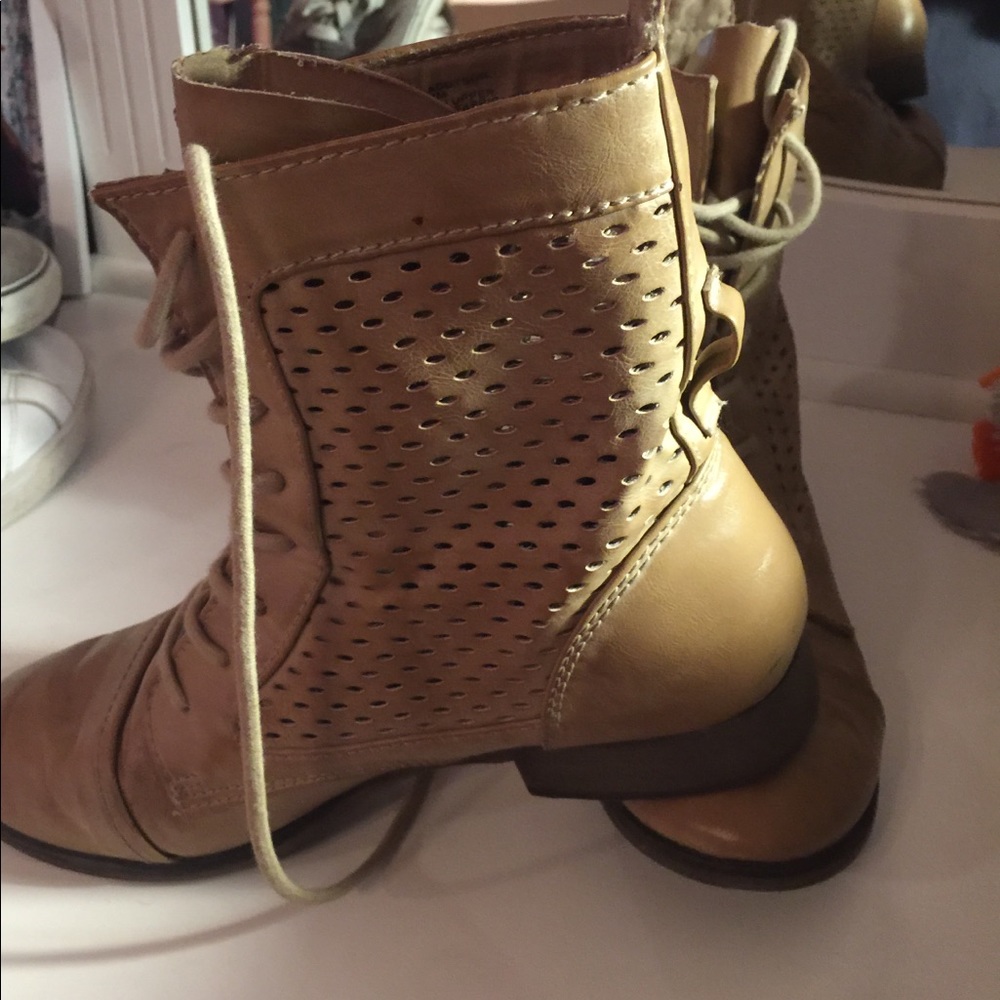 Ankle boots